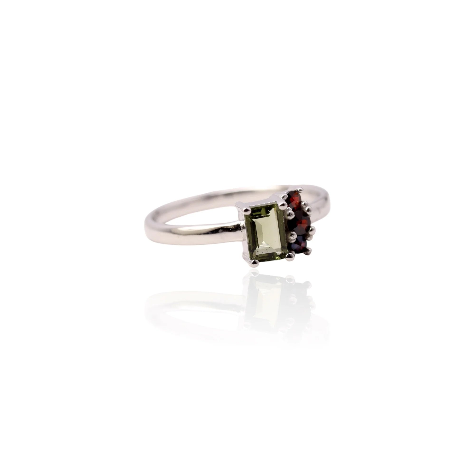 Moldavite ring rectangle with garnets