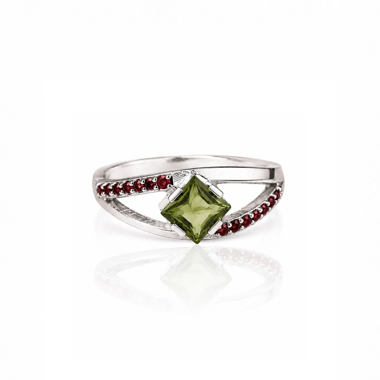 Moldavite ring square with garnets